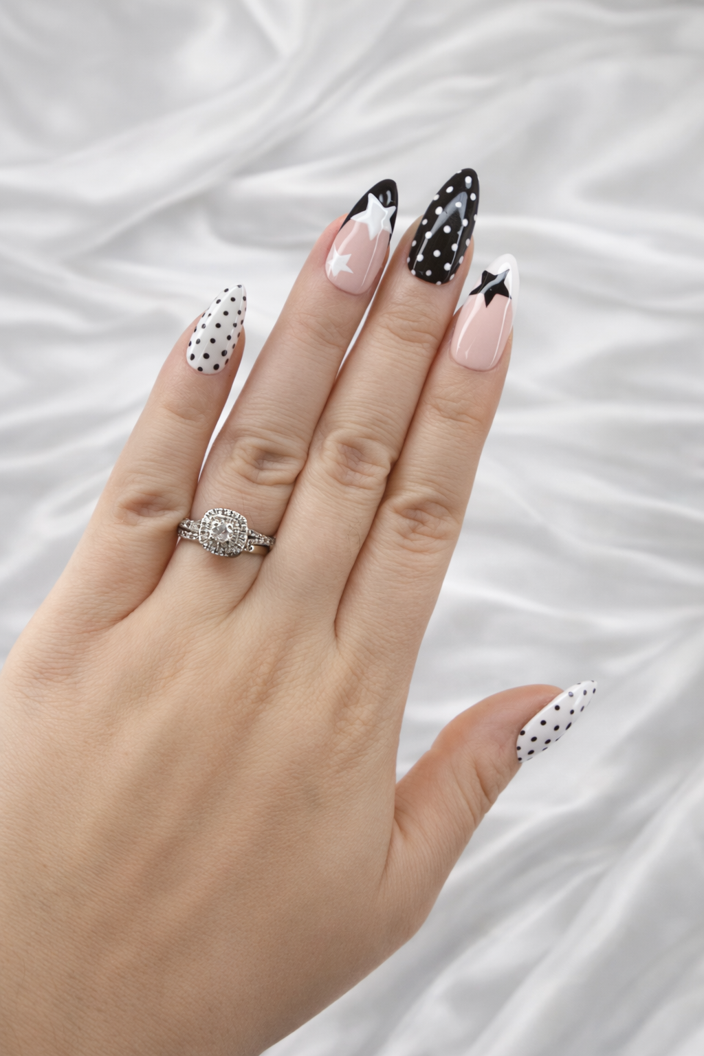 Press On Nails Ema